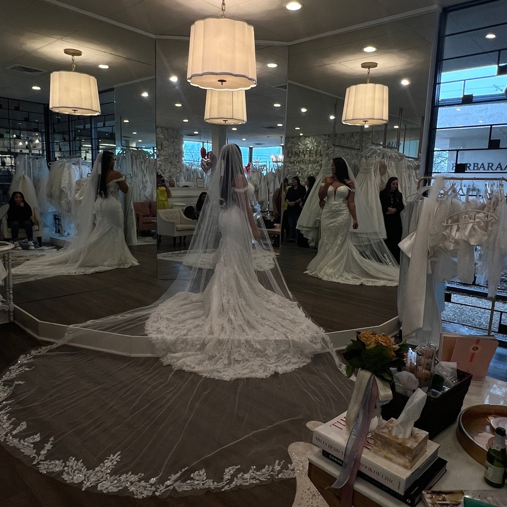 Martina Liana Elegant White Wedding Dress